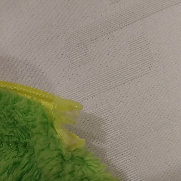 Zoobie Pets - Crocodile Pillow/Blanket - Picture 12 of 13